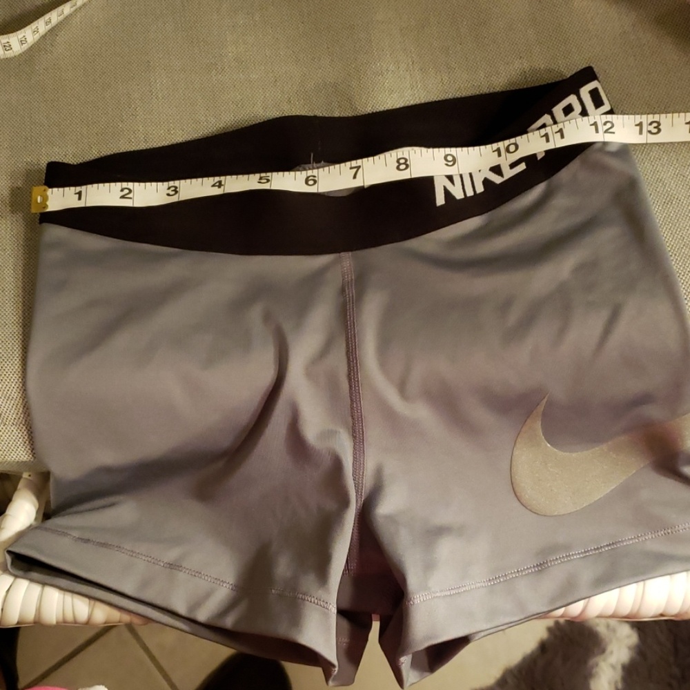 Nike grey shorts - Picture 5 of 8